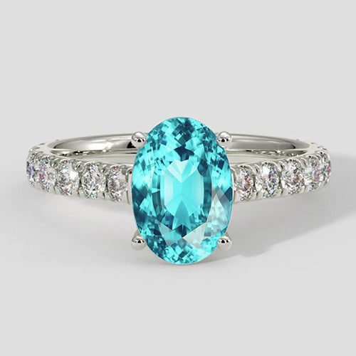 Ovaler Paraiba-Ring mit Diamantband