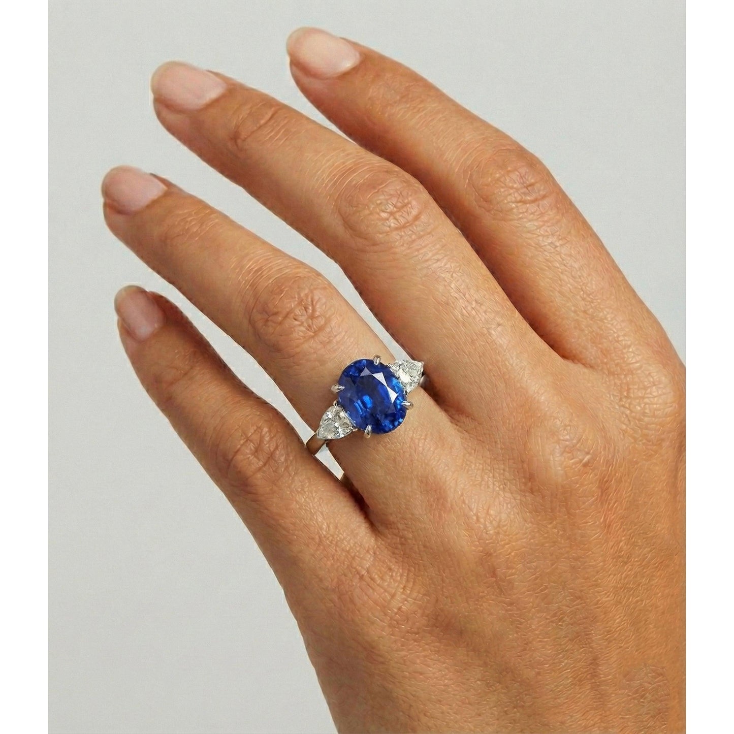 echter oval diamant 4.50Karat ring Profilansicht