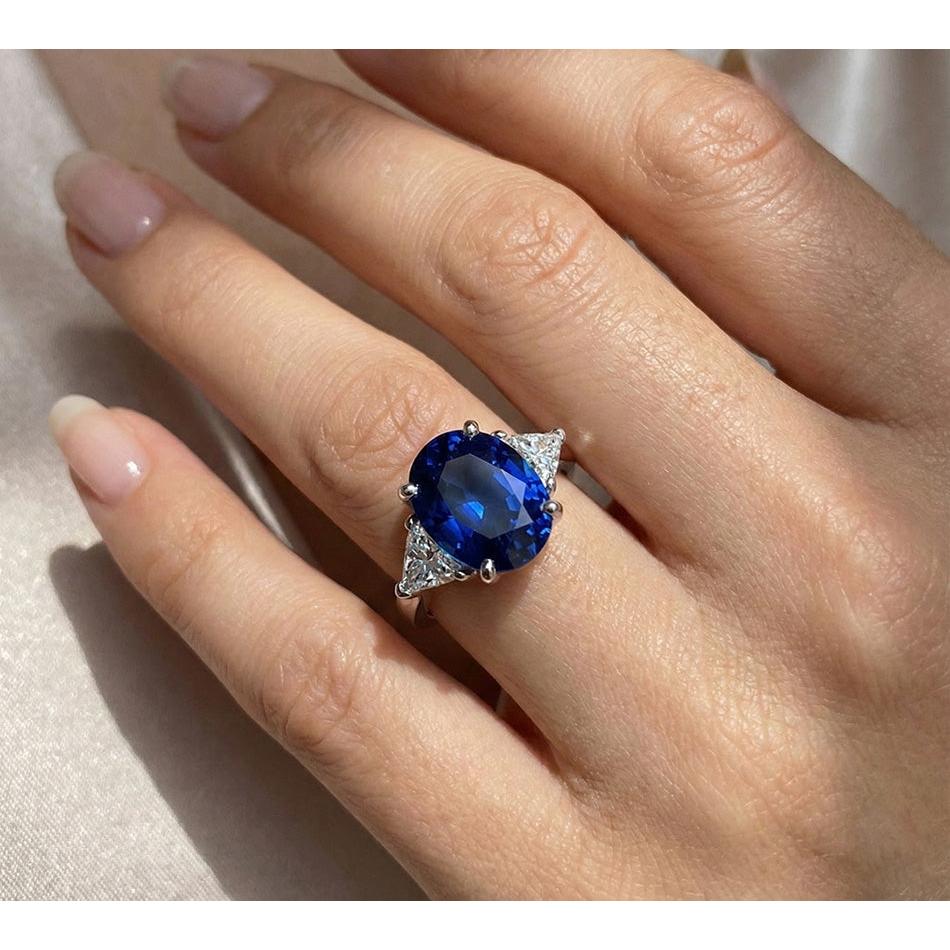 Ovaler Sri Lanka Saphir Trillion Aus der Erde Abgebauter Natürlicher Diamanten 3 Stein Ring 6.01 Karat