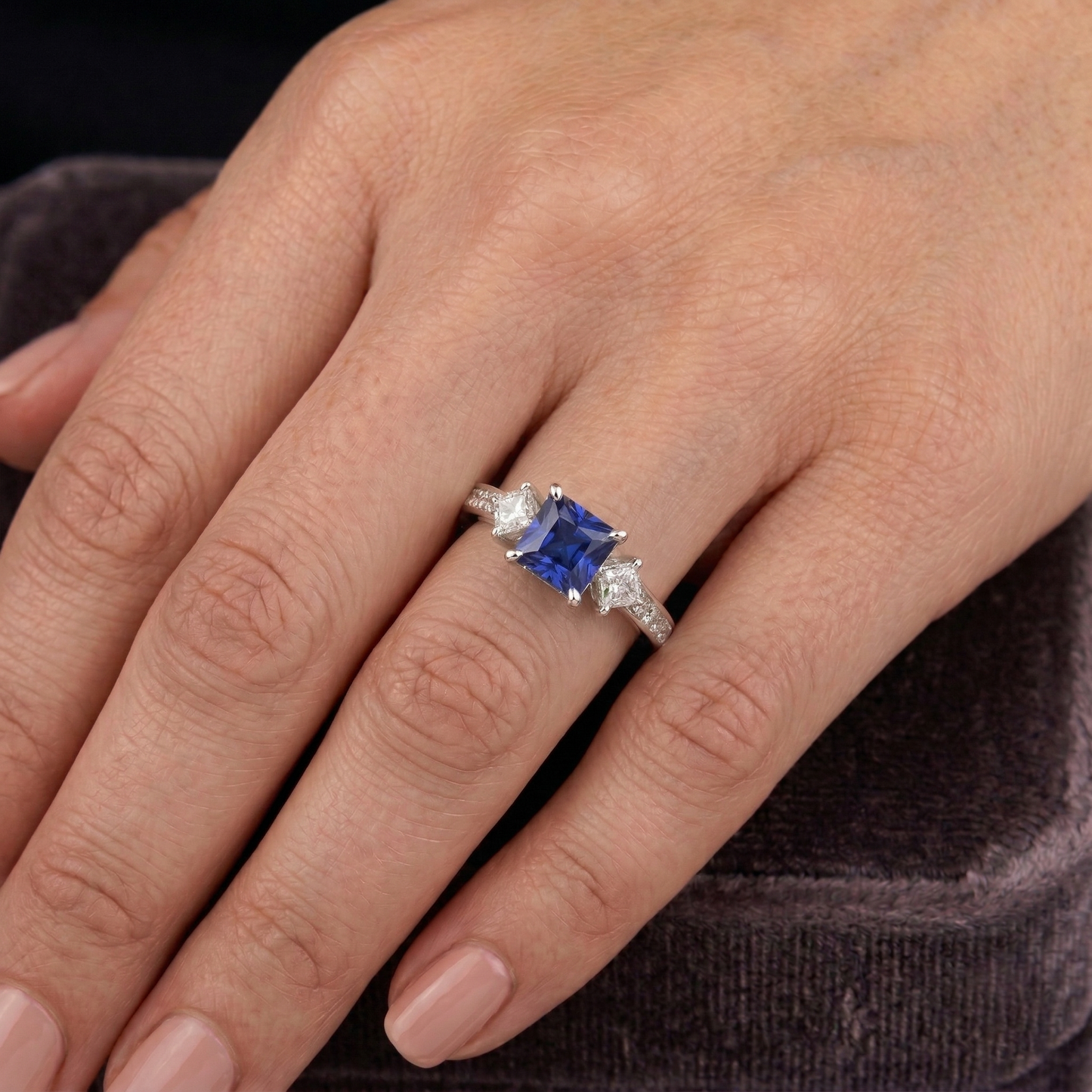 Prinzessin Runden Aus der Erde Abgebauter Natürlicher Diamant Ceylon Saphir Ring 2.50 Karat Weißgold 14K