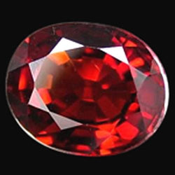 Loser Edelstein Gold – Taubenblut-Rubin Oval-Schliff 2,5 Karat