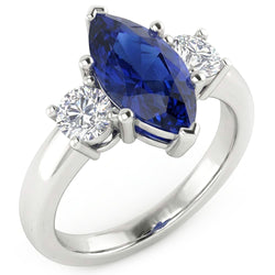 Ring mit Saphir und Aus der Erde Abgebauter Natürlicher Diamanten im Marquise-Schliff, 2.50 ct, Weißgold
