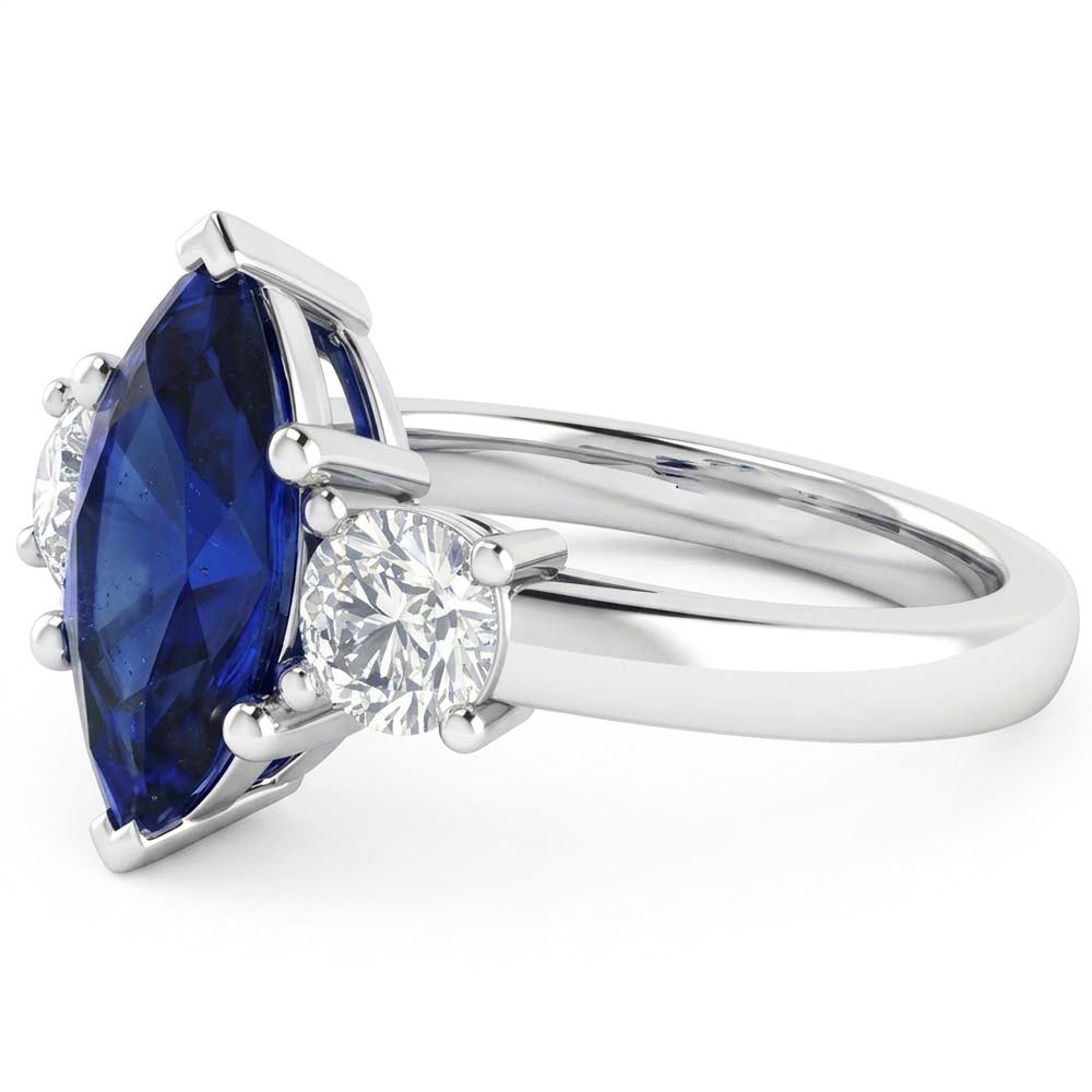 Ring mit Saphir und Aus der Erde Abgebauter Natürlicher Diamanten im Marquise-Schliff, 2.50 ct, Weißgold