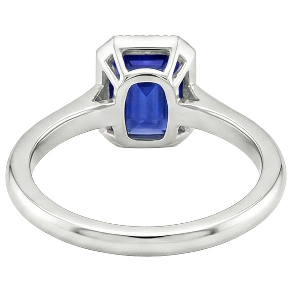 Ring mit strahlendem Saphirschliff