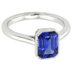 Ring mit strahlendem Saphirschliff