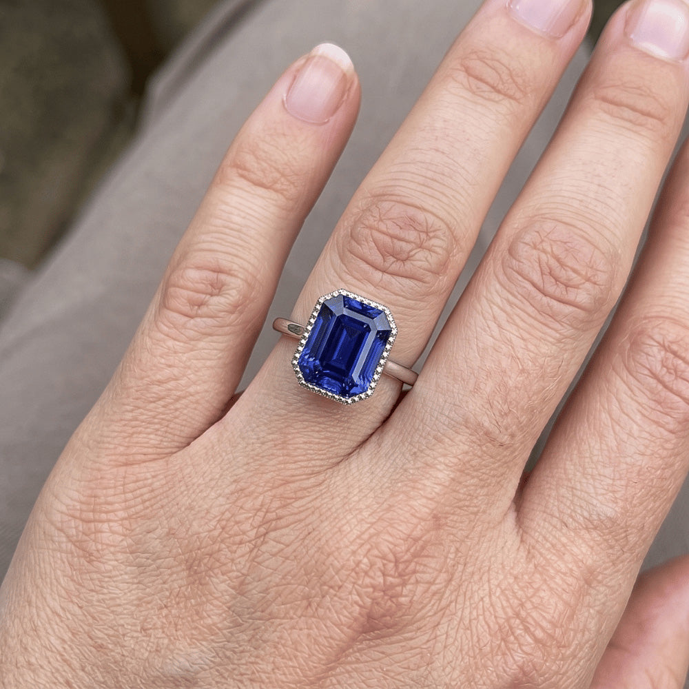 Ring mit strahlendem Saphirschliff