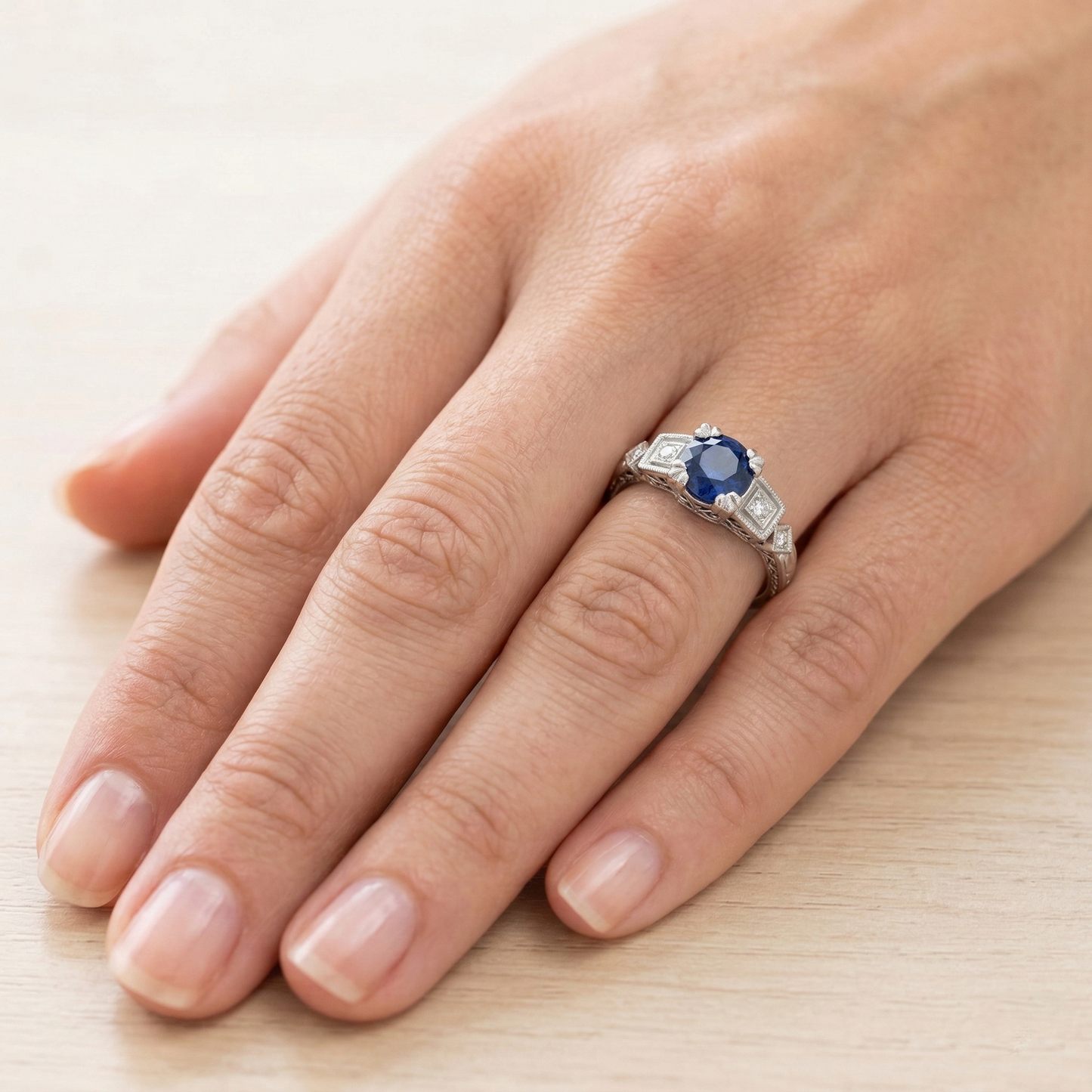 Ring mit srilankischem Saphir und Aus der Erde Abgebauter Natürlicher Diamanten im Rundschliff 1.65 ct Weißgold 14K