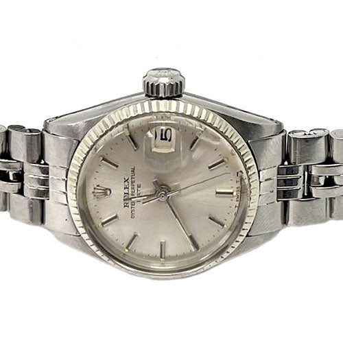 Rolex-Uhr mit Datumsanzeige und silbernem Stabzifferblatt aus Edelstahl, 26 mm