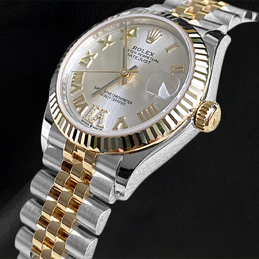 Handgefertigter Schmuckstein Rolex Karat – Frontansicht