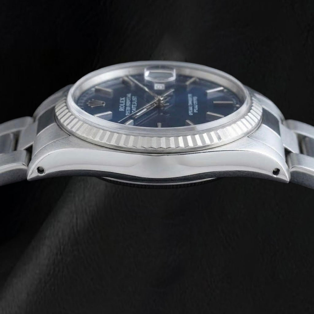 Rolex Datejust 36 mm Uhr aus Edelstahl mit geriffelter Lünette und blauem Zifferblatt mit Stabindizes