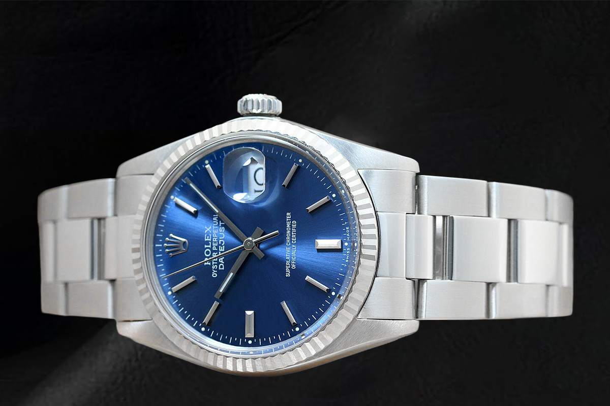 Rolex Datejust 36 mm Uhr aus Edelstahl mit geriffelter Lünette und blauem Zifferblatt mit Stabindizes
