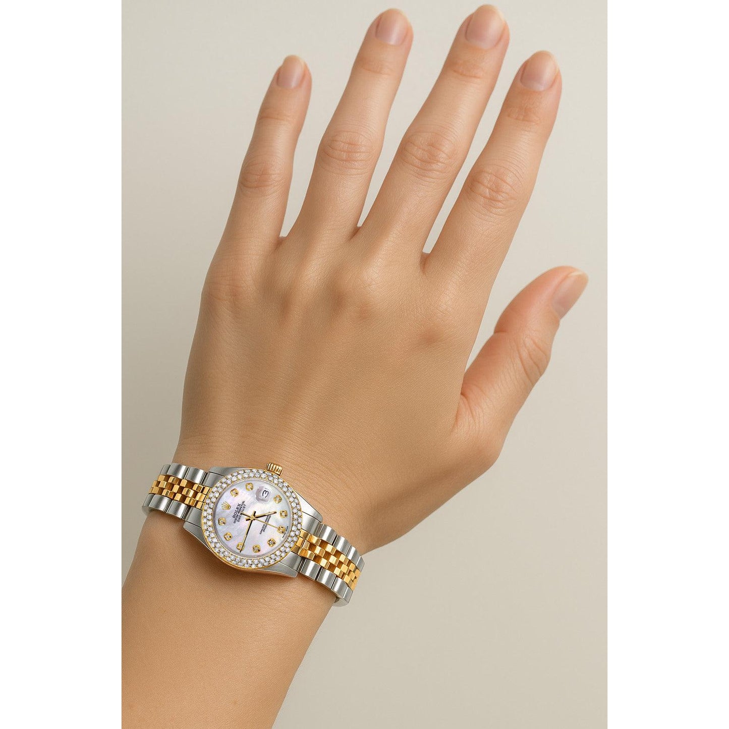 Rolex Datejust für Damen, 26 mm, Perlmutt-Zifferblatt, zweireihige Diamant-Lünette P1