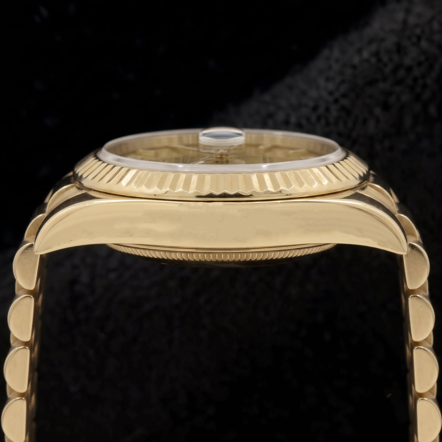 Rolex Day-Date II Herrenuhr 41 mm Gelbgold mit Champagnerfarbenem Zifferblatt
