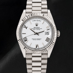 Rolex Day-Date 228239 40 mm Uhr aus 18 Karat Weißgold, weißes Zifferblatt mit römischen Ziffern