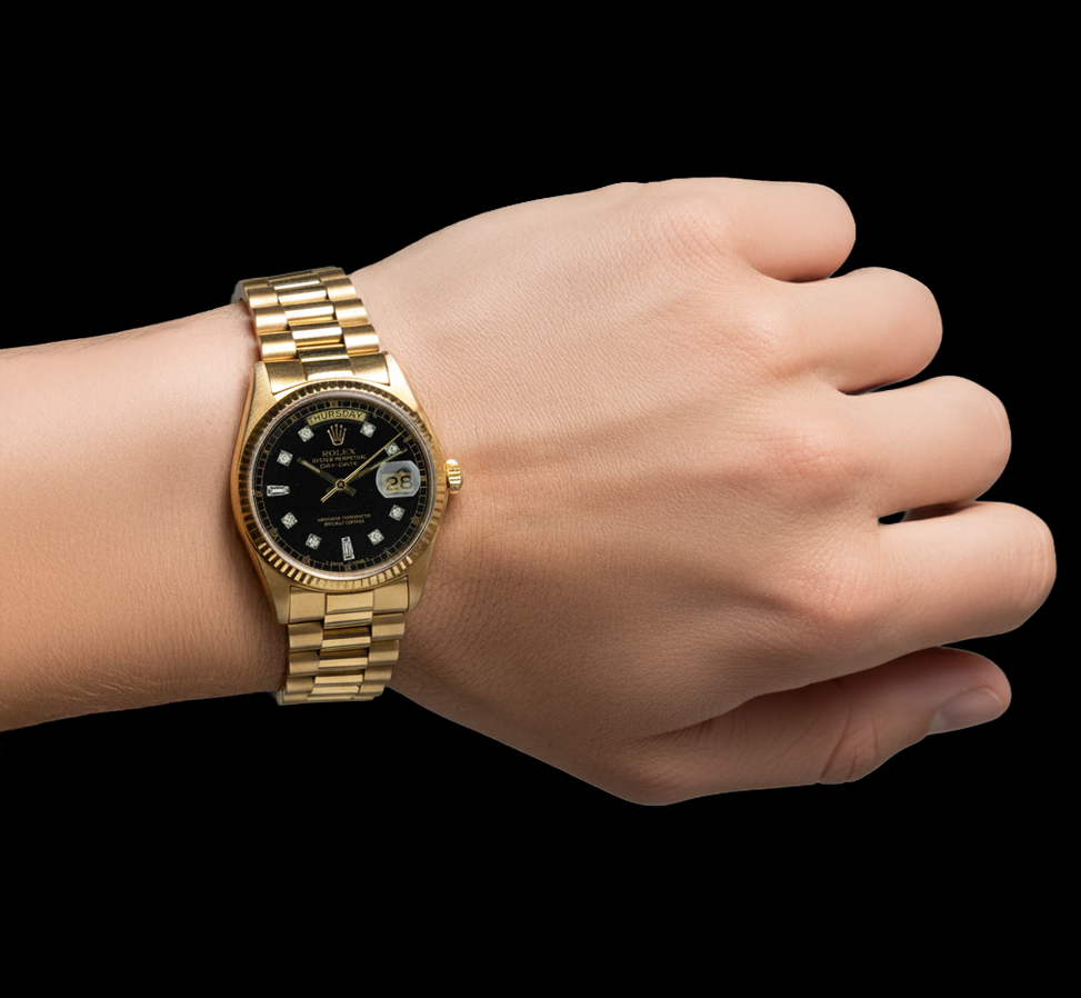 Rolex_Day_Date_36_mm_Herrenuhr_Rindenfinish_Gelbgold_18_Karat_Schwarz