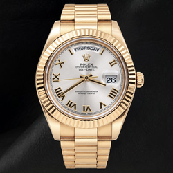 Rolex Day-Date II 41 mm 218238 Gelbgold Uhr mit silbernem römischen Zifferblatt und President-Armband