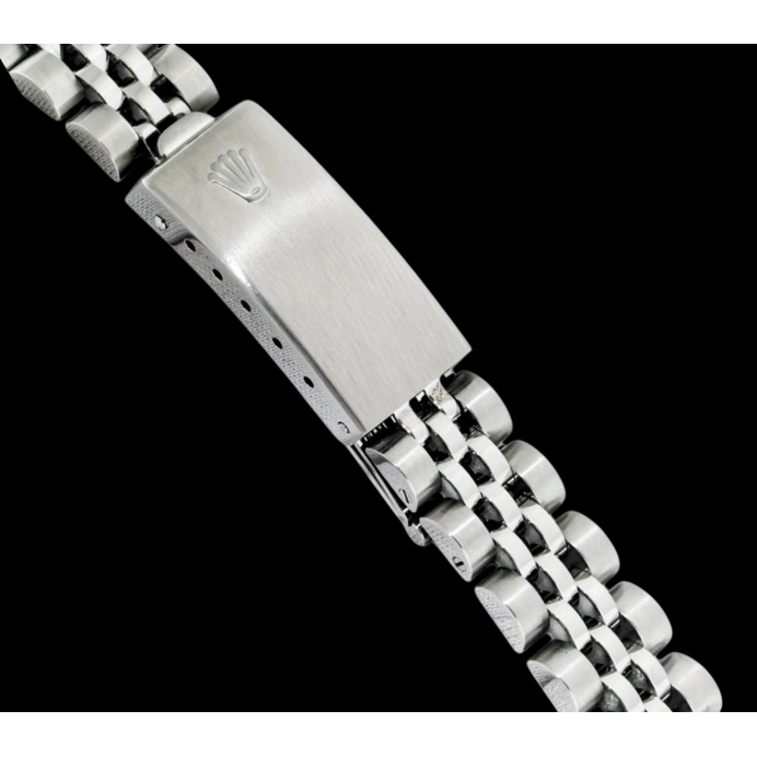 Eleganter Edelstein Rolex Karat – Schrägansicht