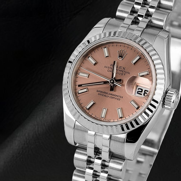 Rolex Lady Datejust 26 mm, lachsfarbenes Zifferblatt, geriffelte Lünette, Jubilee-Schließe, verdeckte Faltschließe