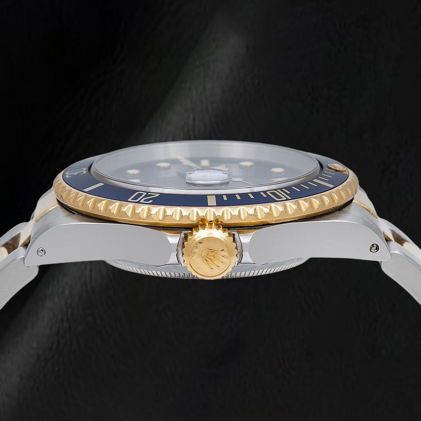 Rolex Submariner Date 16613 40 mm Bicolor Uhr blaues Leuchtzifferblatt
