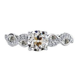 Erdgewonnener Antik-Kissen-Schliff Diamant Solitär mit