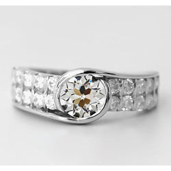Diamant Solitär-Ring mit Akzenten 1,50 Karat F/VS1 – 14 Karat