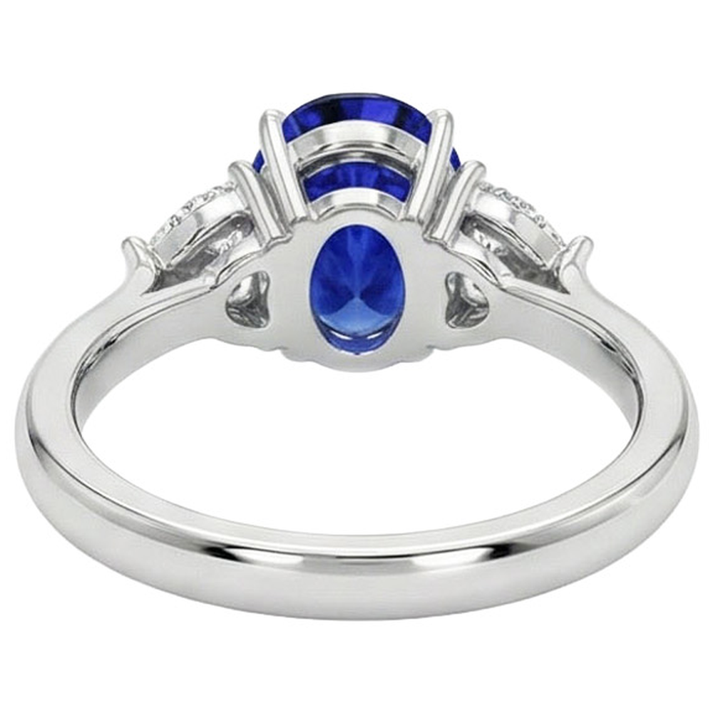echter oval diamant 8.25Karat ring auf Weiß