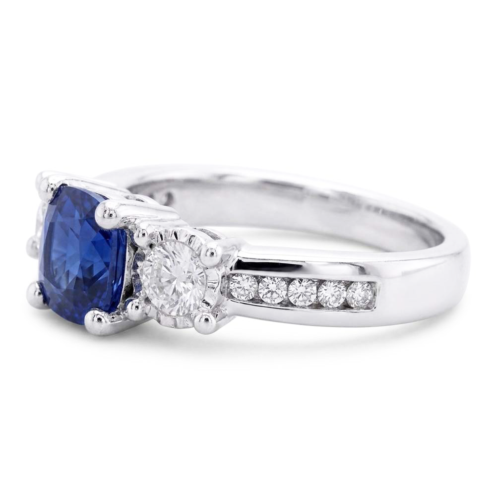 Runder Natürlicher Diamant ( nicht im Labor gezüchtet ) Kissen Saphir Edelstein Ring 2 Karat 3 Stein Stil