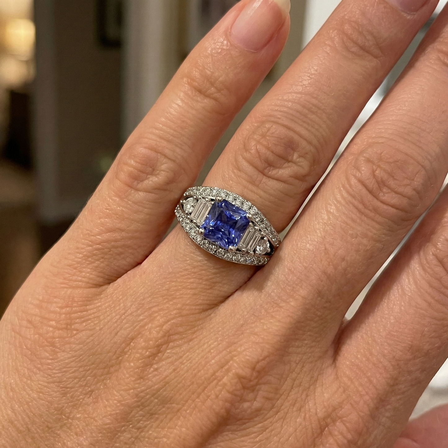echter baguette diamant 2.50Karat ring auf Weiß