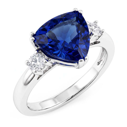 Samtblauer Saphir-Ring