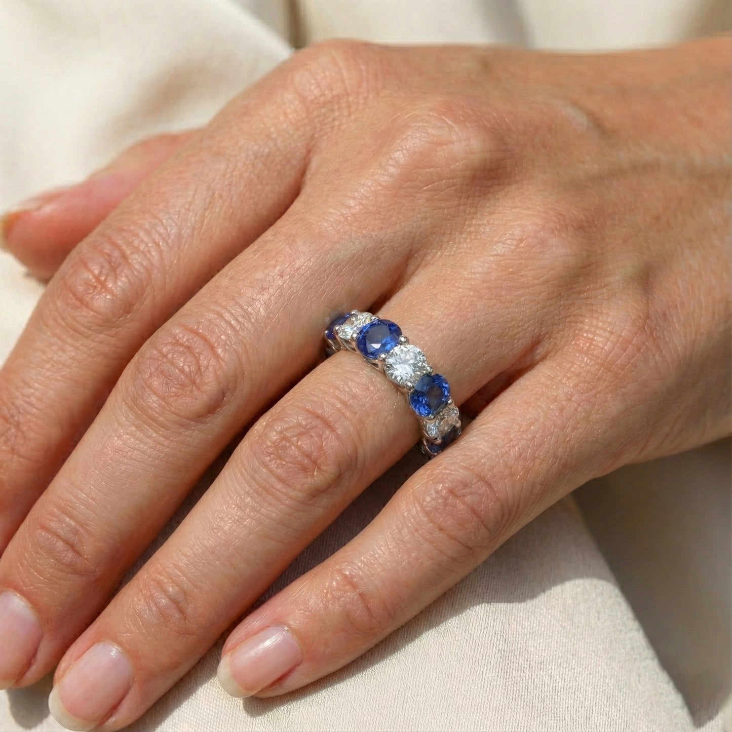 Saphir- und Aus der Erde Abgebauter Natürlicher Diamant-Jubiläumsband 2,75 Karat Weißgold