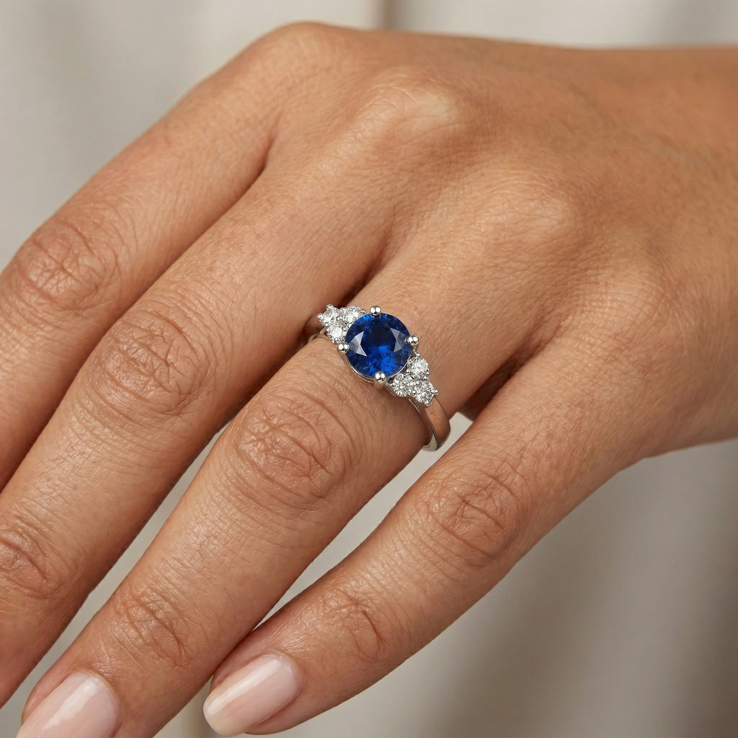 echter round diamant 1.00Karat ring auf Weiß