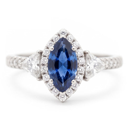 Saphir-Verlobungsring 3 Karat Echter Blauer Marquise Halo Drei-Stein Platin