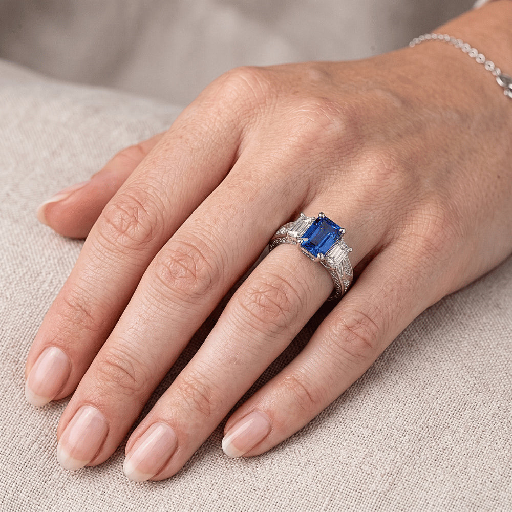 Smaragd-Natürlicher Diamant ( nicht im Labor gezüchtet )-Ring im Vintage-Stil 2 Karat blauer Saphir strahlende Form