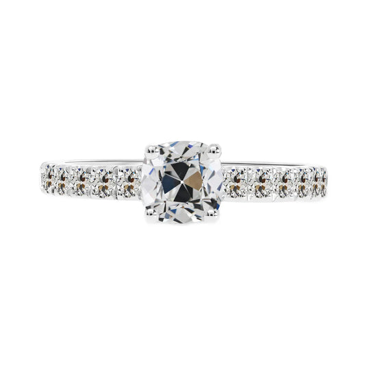 Authentischer Diamant Solitär mit Seitensteinen – Hauptansicht