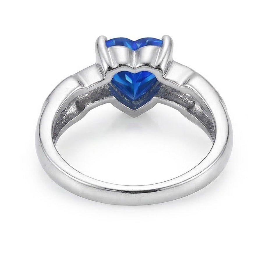 echter heart diamant 3Karat ring auf Weiß