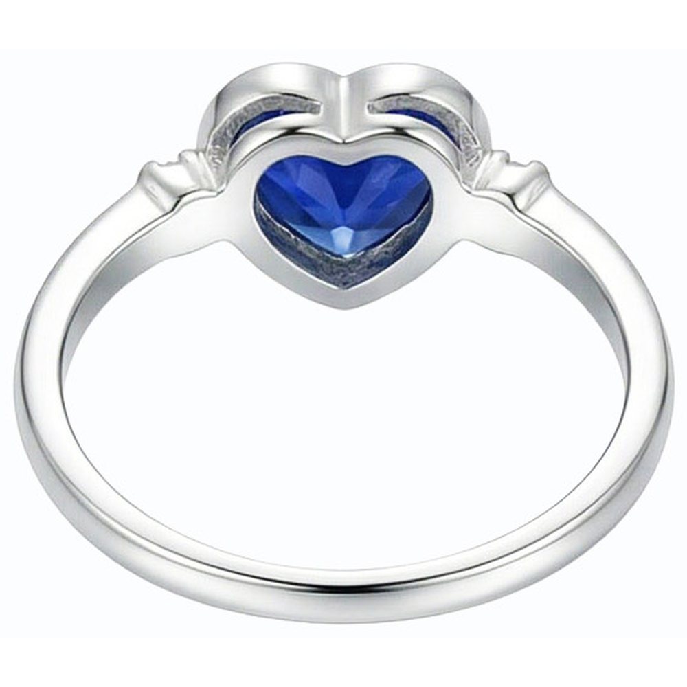 echter heart diamant 2Karat ring auf Weiß