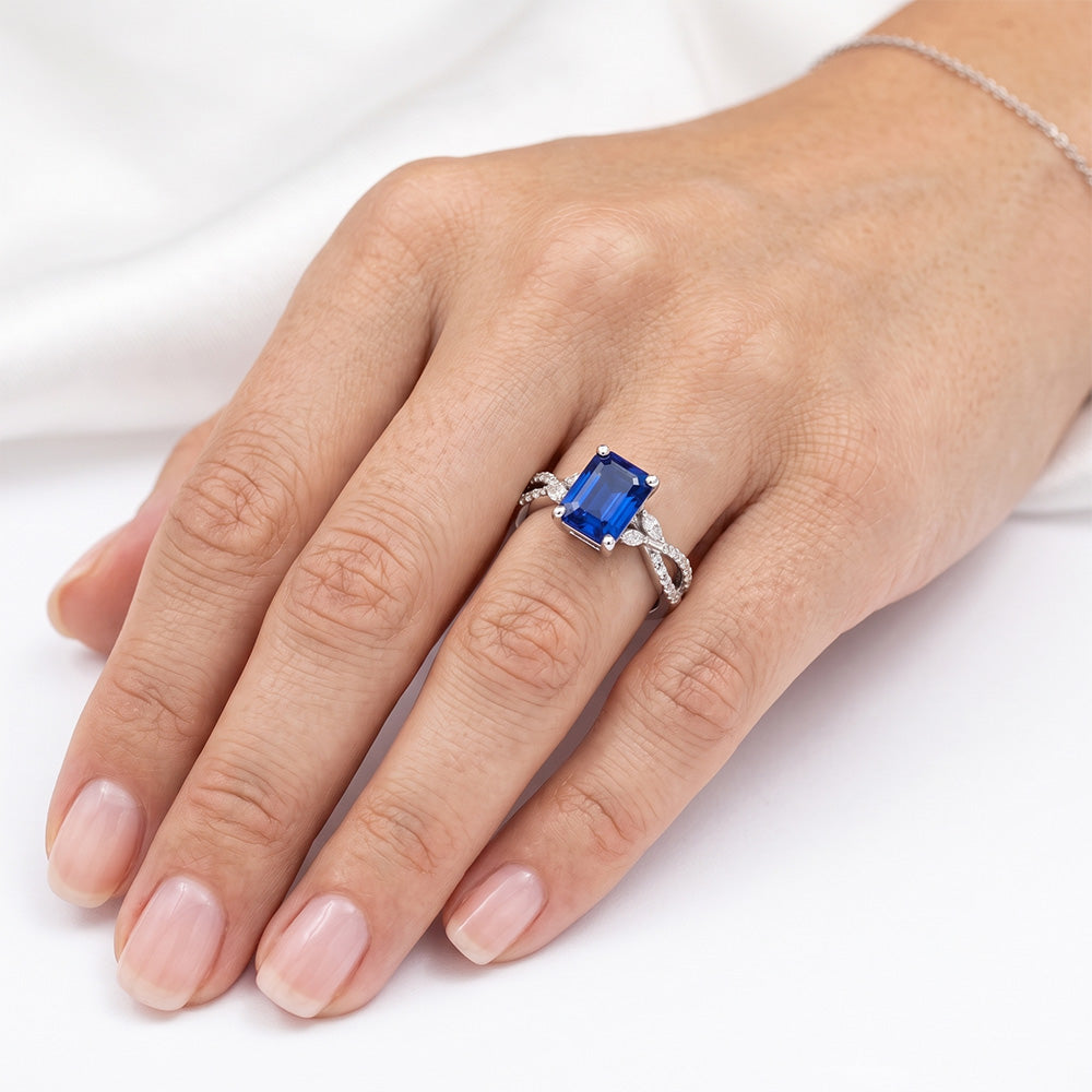Solitär-Ring mit Marquise-Aus der Erde Abgebauter Natürlicher Diamant-Akzenten & blauem Saphir 4 Karat