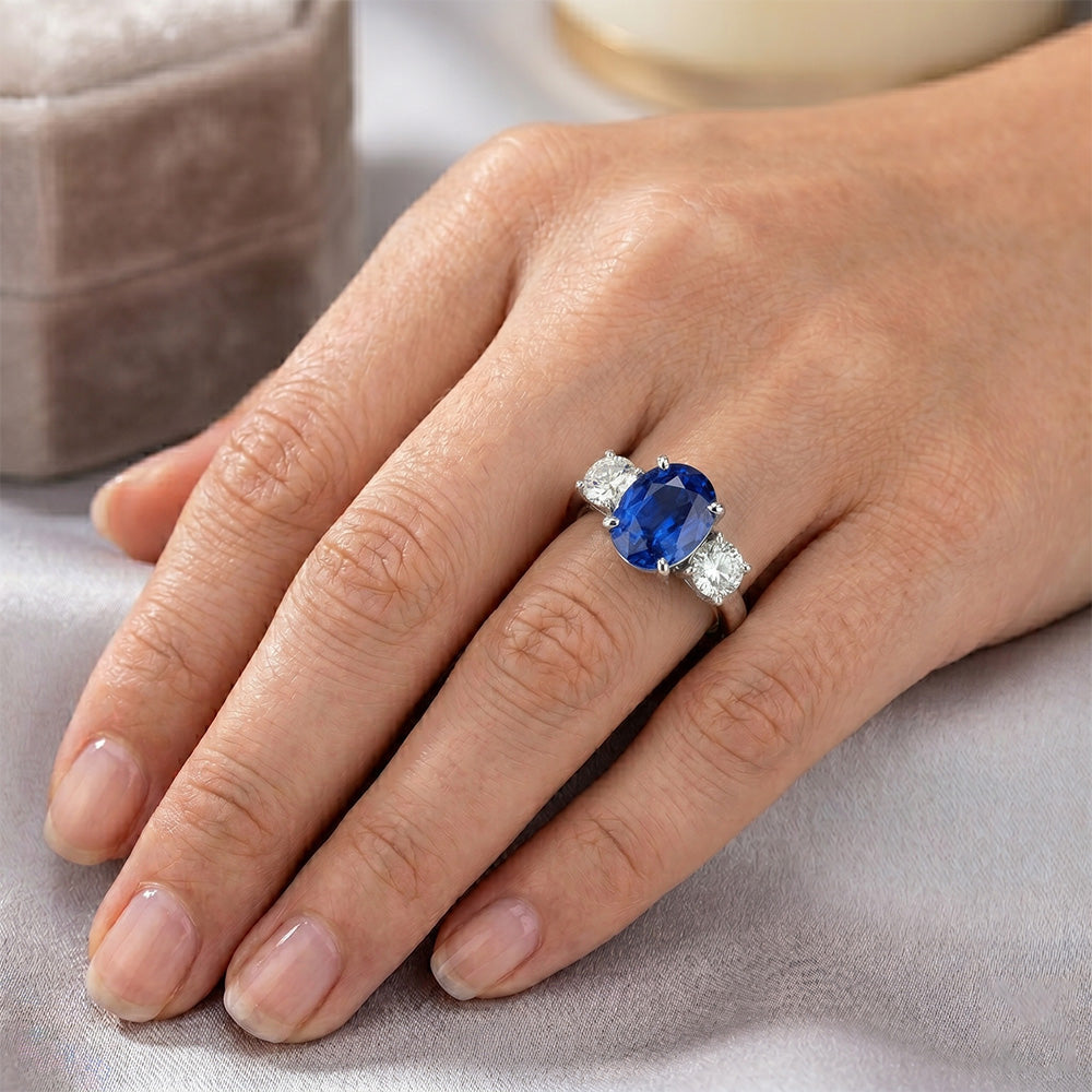 Sri Lanka Saphir mit 3 Steinen und Aus der Erde Abgebauter Natürlicher Diamanten Ring 3 Karat WG 14K