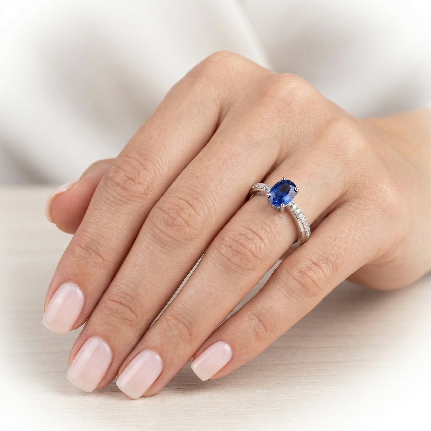 echter oval saphir 2.30Karat ring mit Diamantbesatz