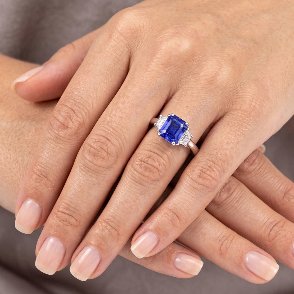 Trapezförmiger Natürlicher Diamant ( nicht im Labor gezüchtet ) 3 Stein Strahlend geformter Ring Schmuck 2,50 Karat
