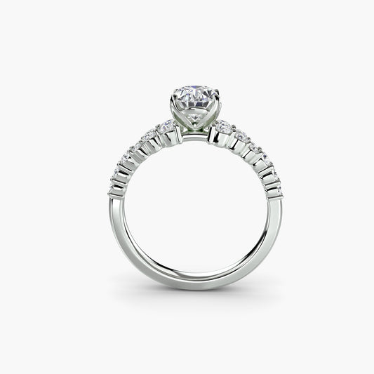 Brillantschliff Edelstein Ring in Gold – Frontansicht