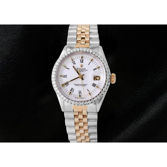 Weißes römisches Zifferblatt, Diamantlünette, Rolex-Datumsuhr, Jubilee-Armband
