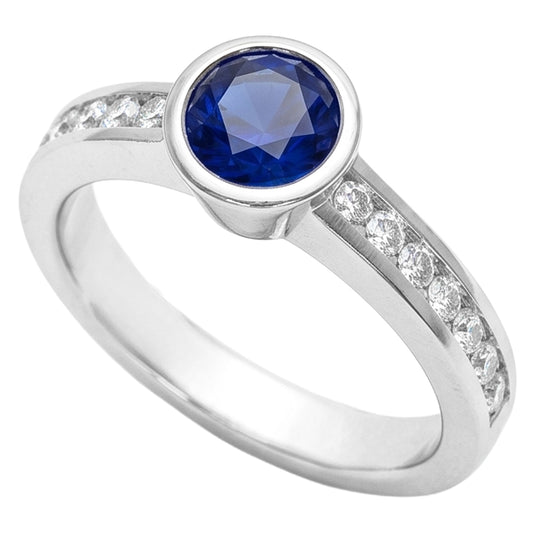 Weißgold Aus der Erde Abgebauter Natürlicher Diamantring 2 Karat Runde Lünette Set Blauer Saphir Edelstein