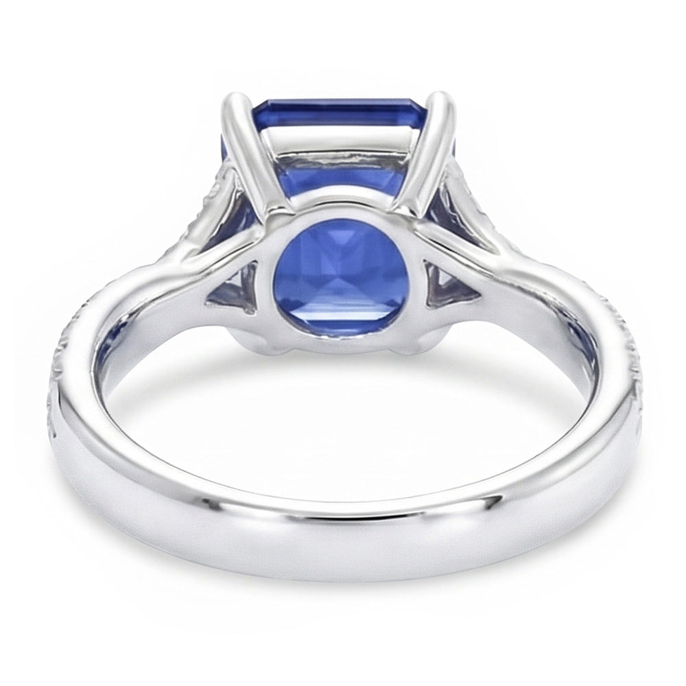 Weißgold-Solitärring mit blauem Saphir und Akzenten 4,50 Karat