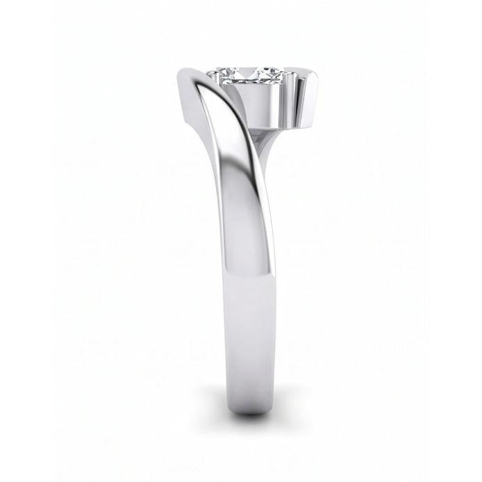 echter oval diamant 1.25Karat ring auf Weiß