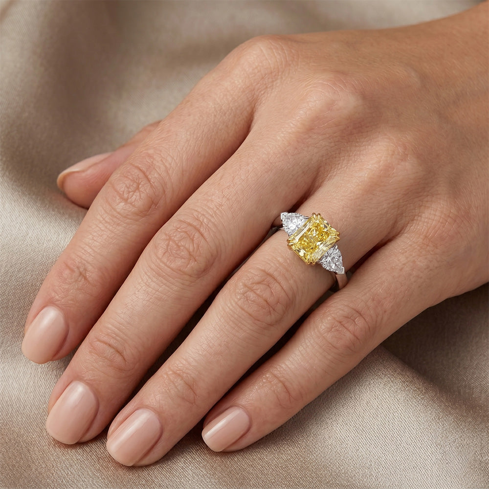 Zweifarbiges 14K Gold VVS Kanariengelber Diamant Trilogie-Ring 2