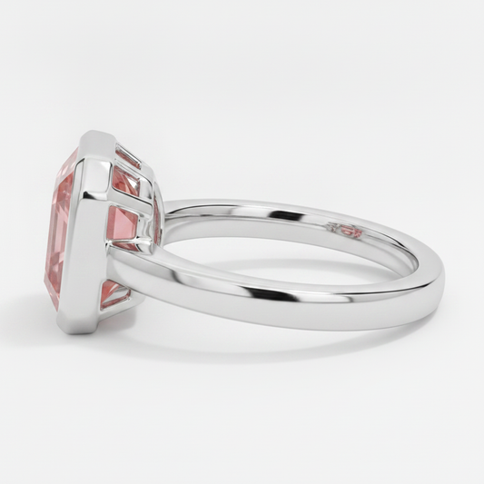 Echter pfirsichfarbener Padparadscha-Saphir 3 Karat Asscher-Schliff Solitärring mit Lünette aus Platin