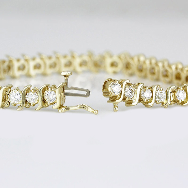 Brillantschliff Diamant Ring in 14K Gelbgold – Frontansicht