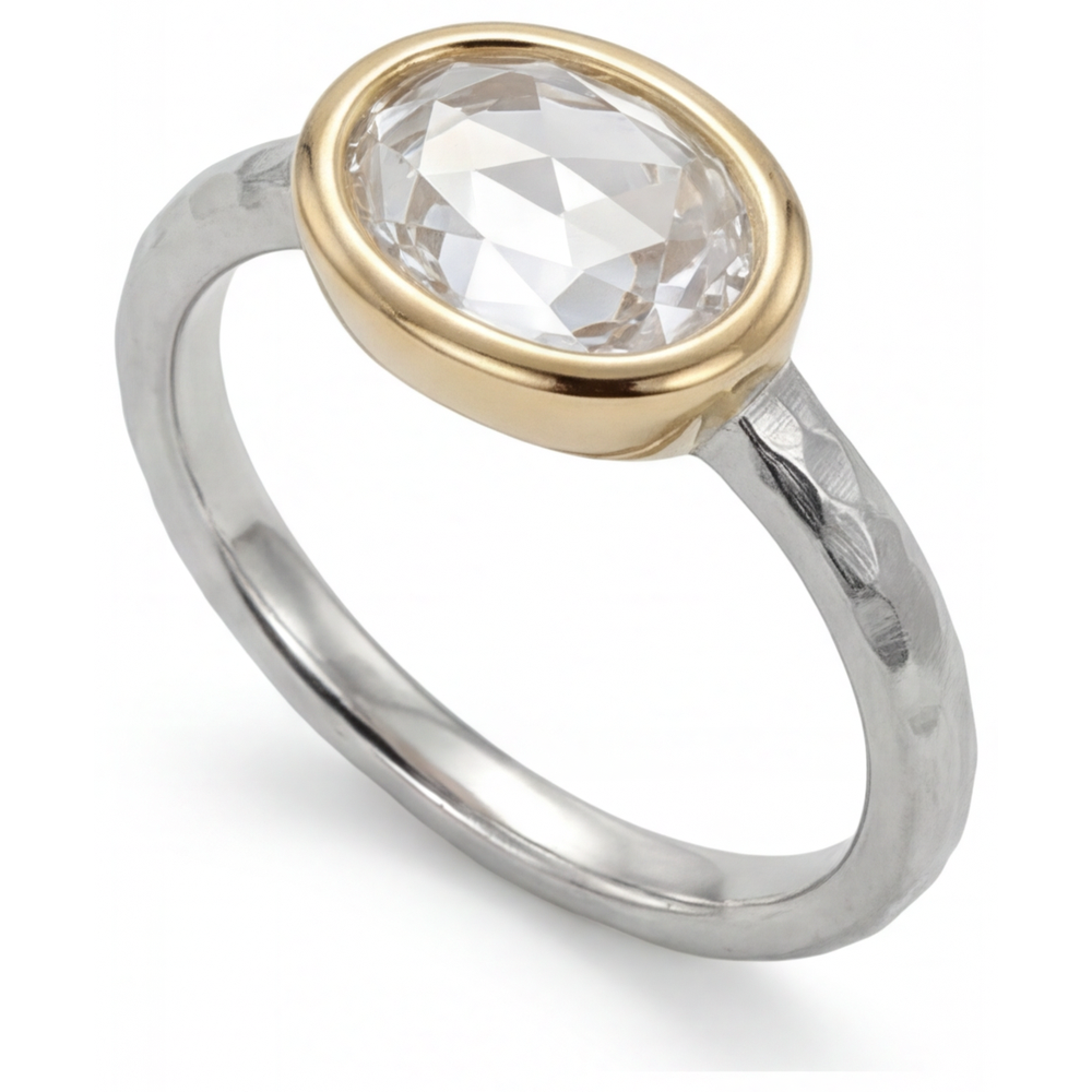 Oval Brillant Ring in 14 Karat Zweifarbig Gold – Schrägansicht