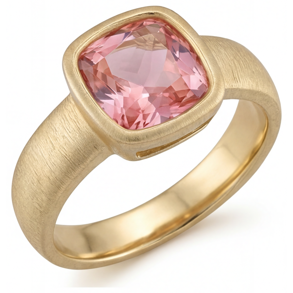 4 Karat im Labor gezüchteter Pfirsich-Padparadscha-Saphir Solitärring mit Lünette im Kissenschliff, 14 Karat Gelbgold